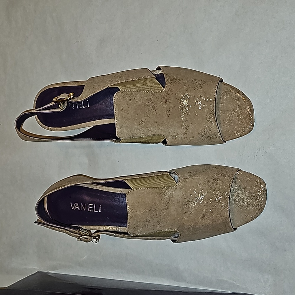 Vaneli Flory Metallic Sandal sz9N